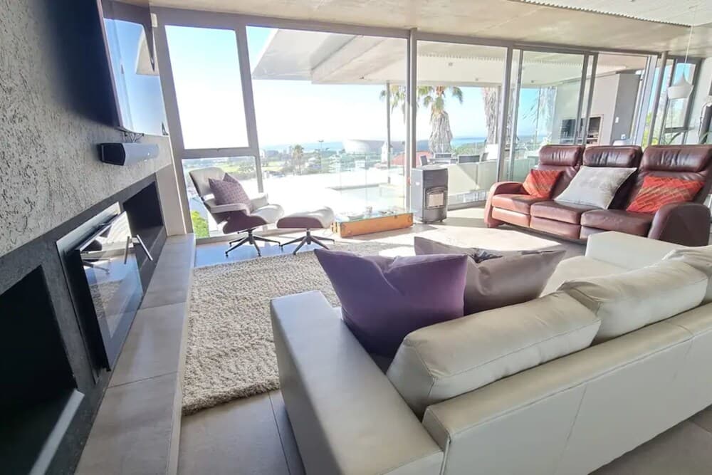 Stylish 2 Bedroom Apartment With Stunning City Views