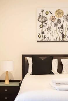 Bright 1 Bedroom Apartment in St Kilda