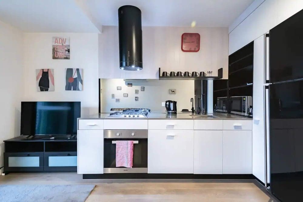 Bright 1 Bedroom Apartment in St Kilda