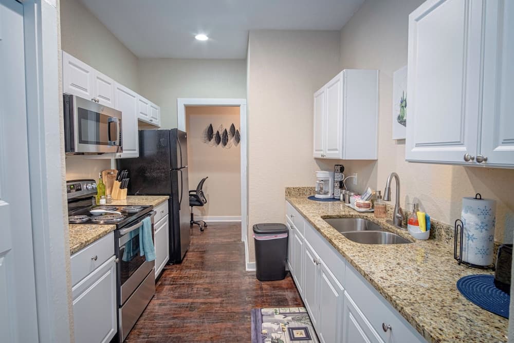 Fabulous Newly Renovated 2br/1ba Near Downtown