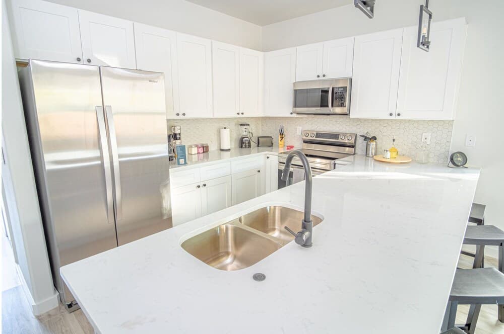 Spectacular Newly Built 3 BR Condo Near Downtown!