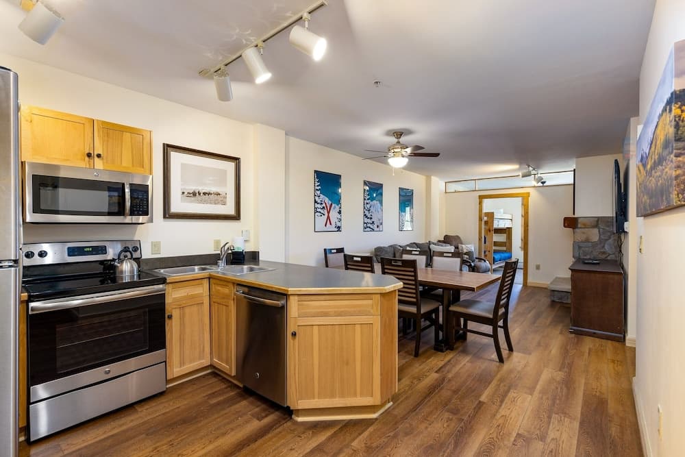 8363 Buffalo Lodge 3 Bedroom Condo by Redawning