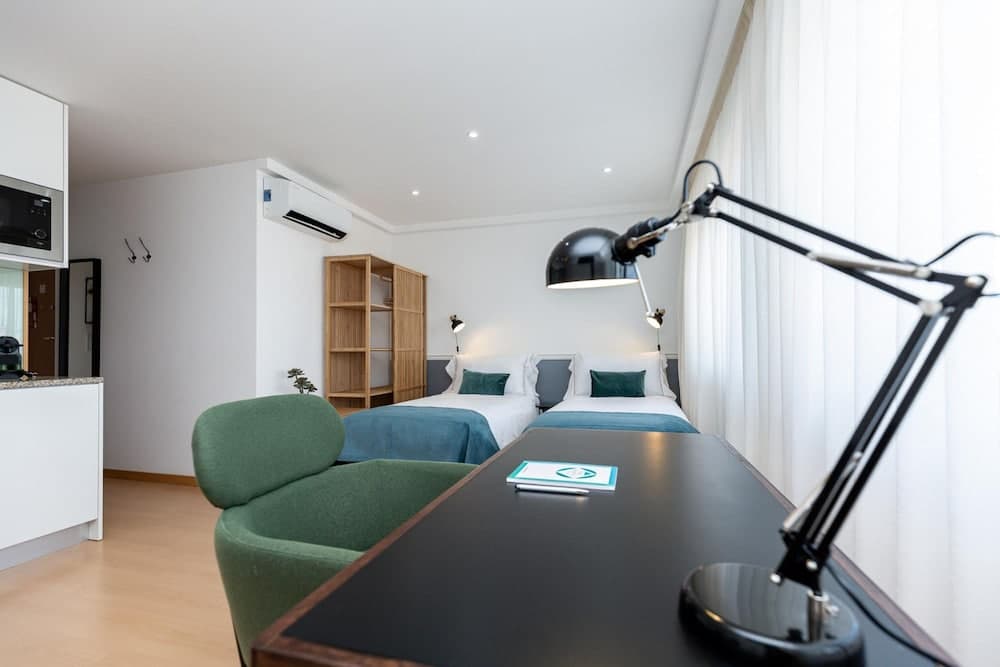 Feel Corporate Housing Marqu s IV