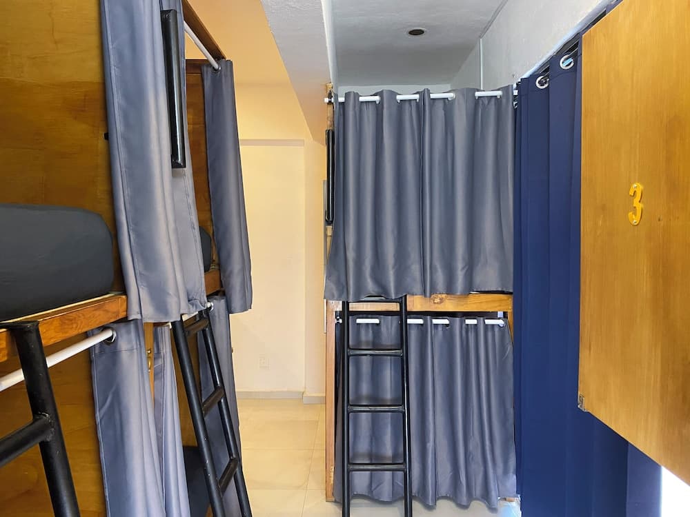 Maui Hostel - Adults Only