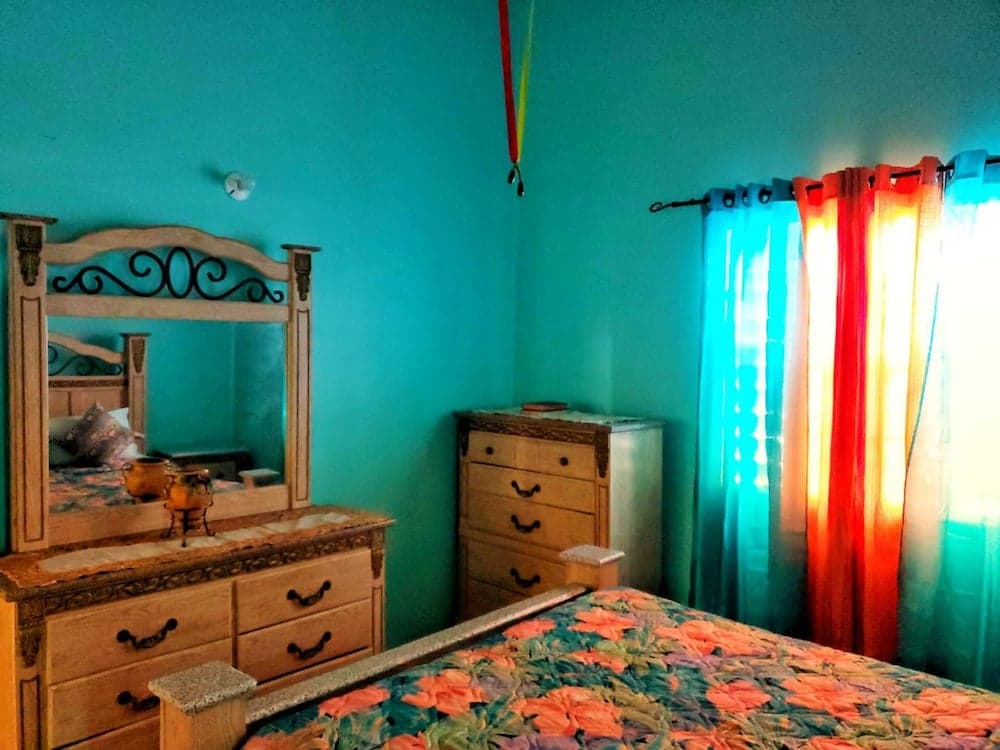 2 Bed-sleeps 4-gated Community-5 Min Town Centre