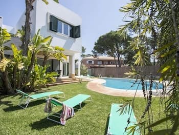 Villa Fati in Pen Nsula de Tr ia