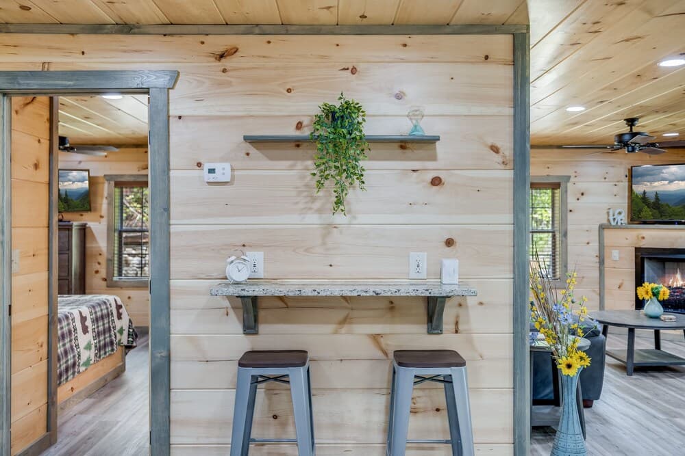 The Orange Cottage 2 Bedroom Cabin by Redawning