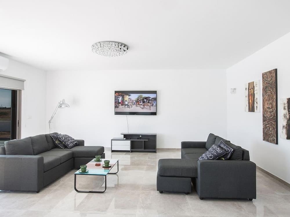 Villa Sienna AQ Ga98