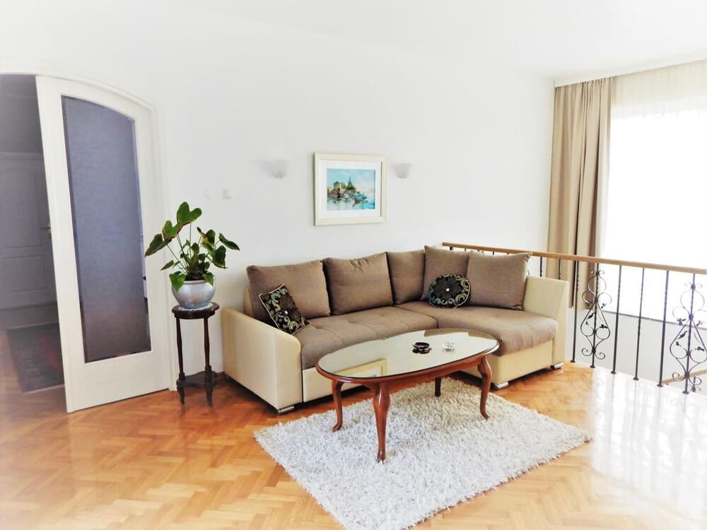 Villa Umag in Umag With 5 Bedrooms and 5 Bathrooms