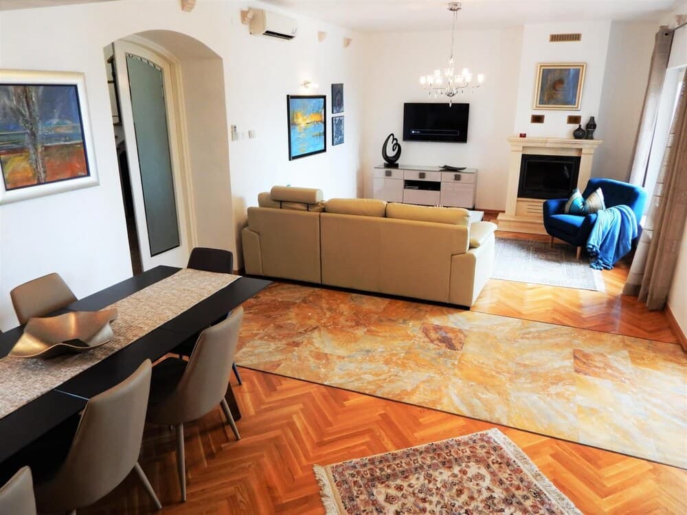 Villa Umag in Umag With 5 Bedrooms and 5 Bathrooms