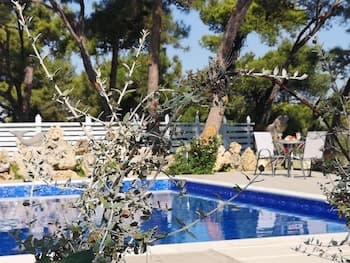 Filoxenia in Blue Louis Luxury Villa