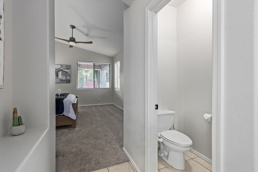 Spectacular Mesa Home With Heated Pool! 2 King Rooms! Sleeps 8! 4 Bedroom Home by Redawning