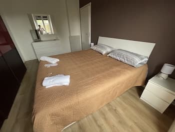 Impeccable 2-bed House in Milano up to 4 People