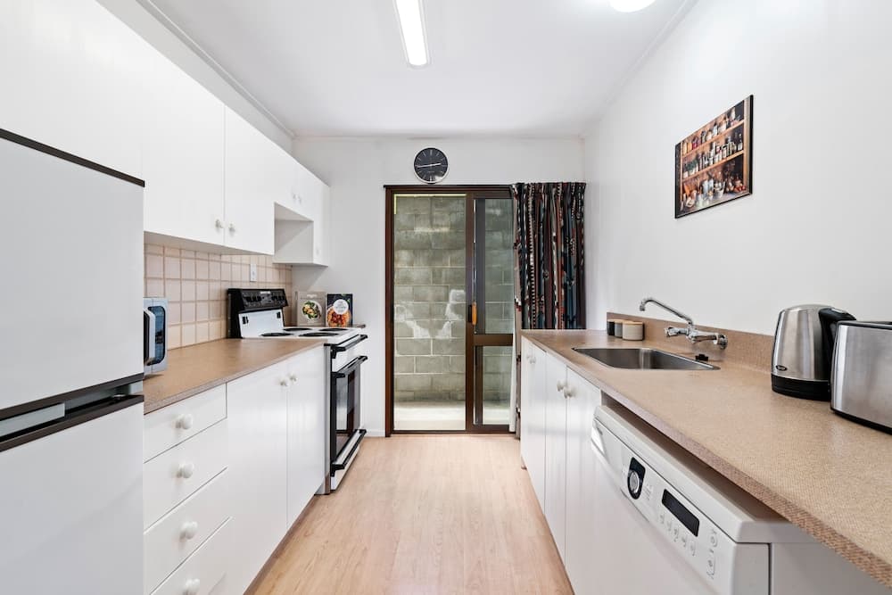 TOWN CENTRE LOCATION WITH STUNNING VIEW - UNIT 8