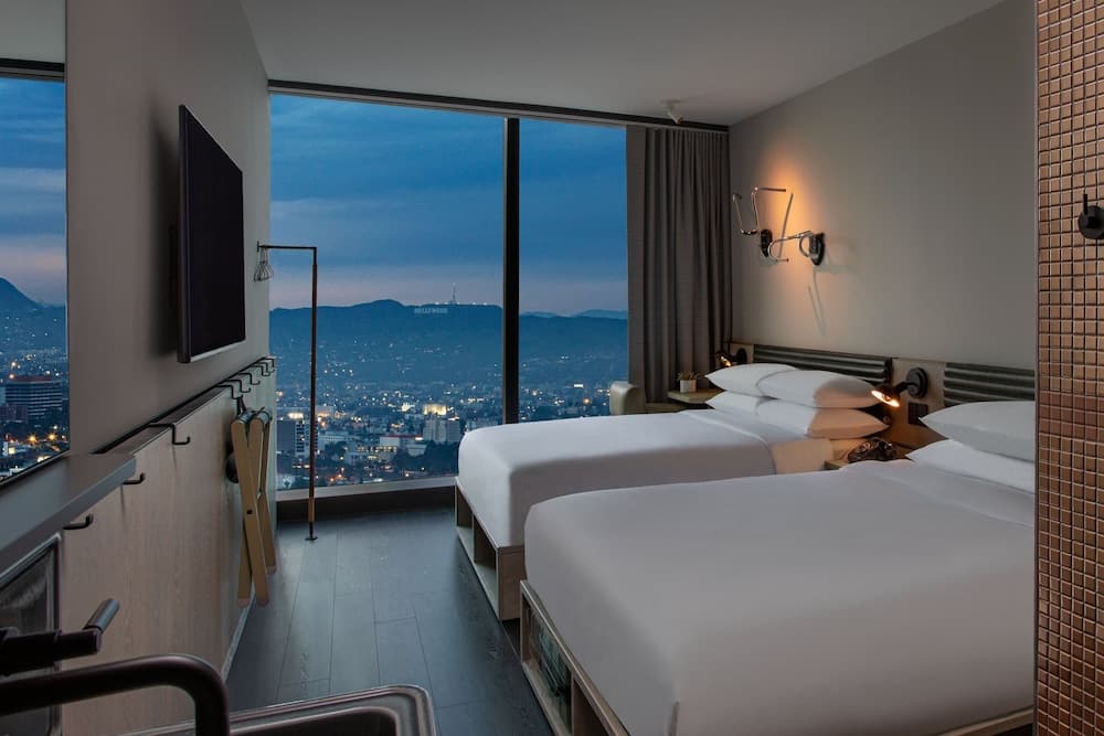 Moxy Downtown Los Angeles