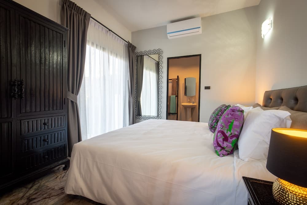 Peaceful 8br Two Pool Panoramic Twin