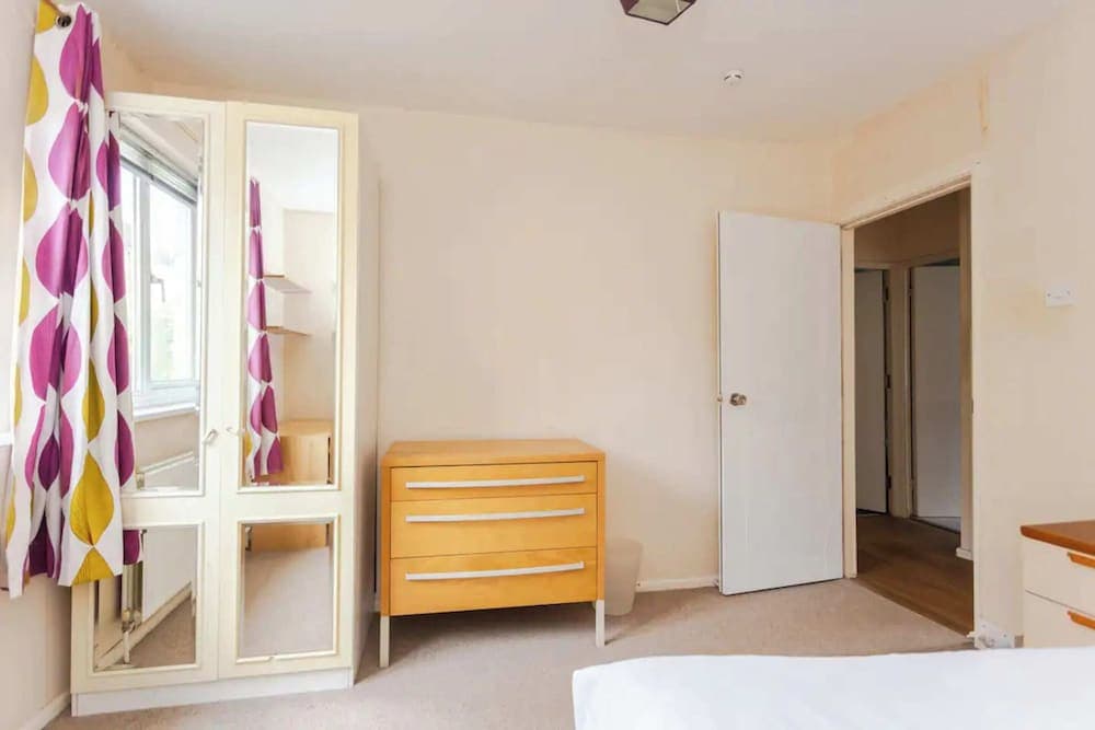 Homely 3 Bedroom House With a Garden