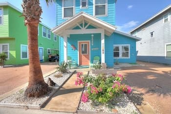 Casa Sol Beach Cottage 4 Bedroom Cottage by Redawning