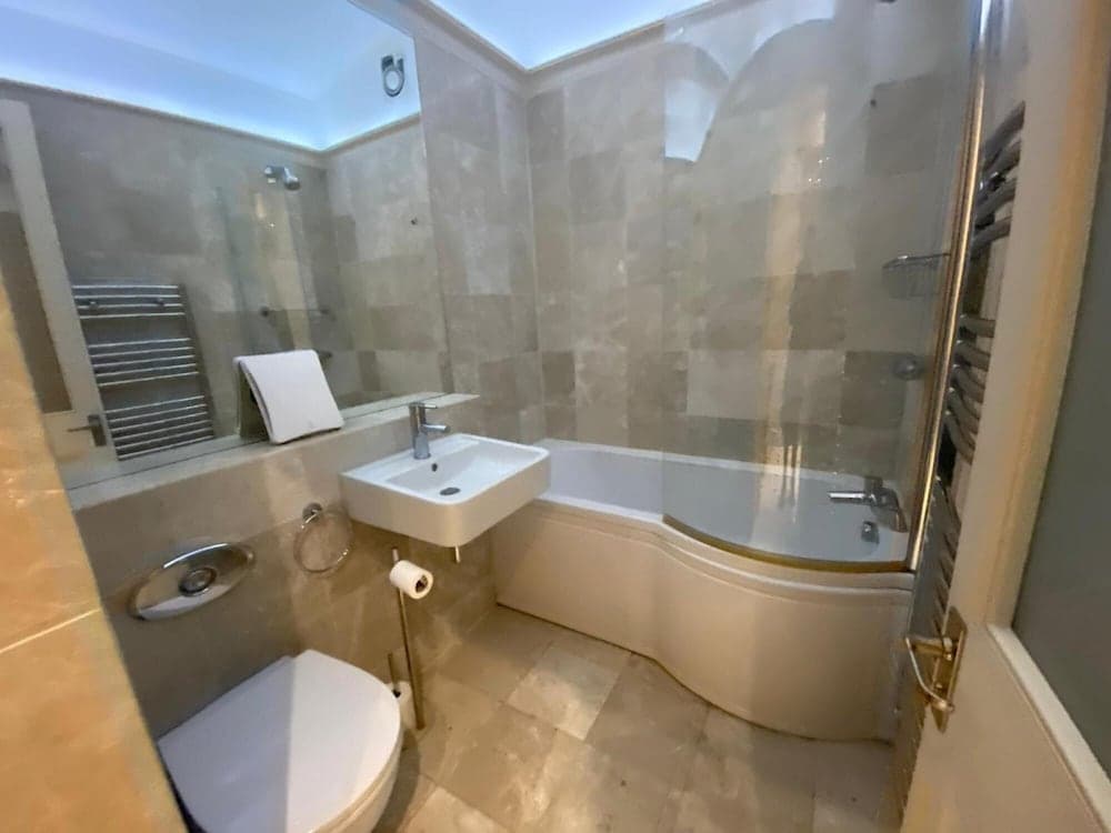 1 Bedroom Duplex Apartment in Pont Street