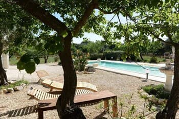 Lamia Tipica con Piscina