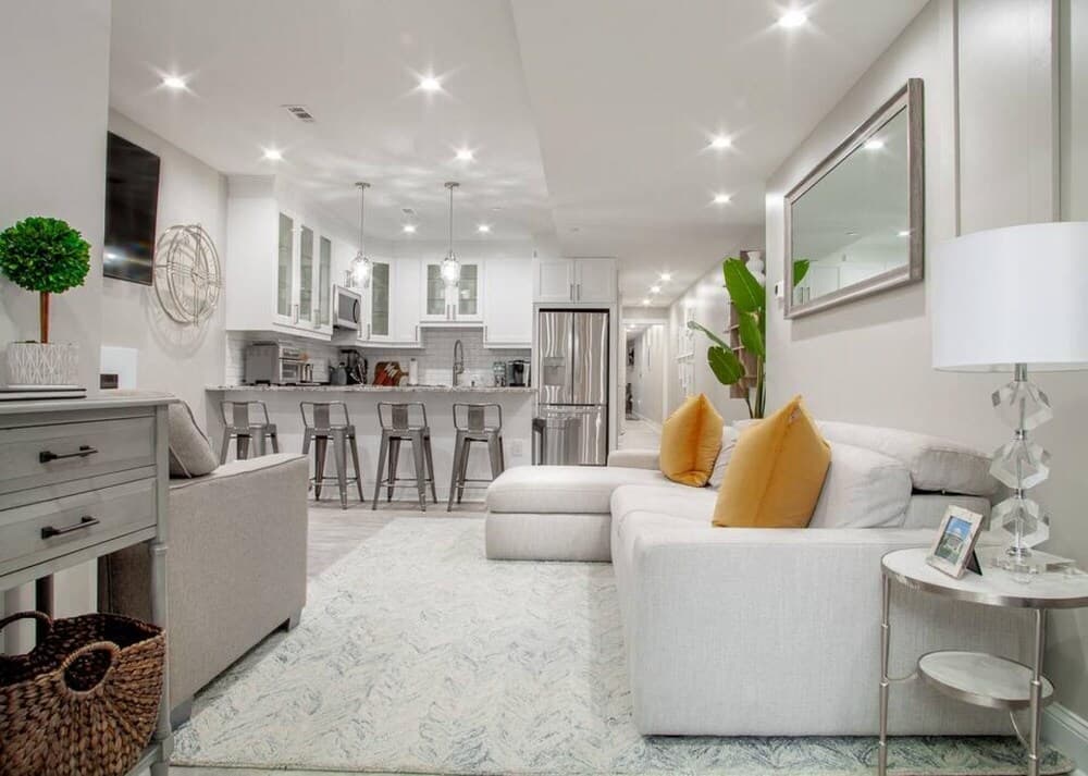 Stunning English Basement Only Steps From DMV Metro Subway Shopping Restaurants