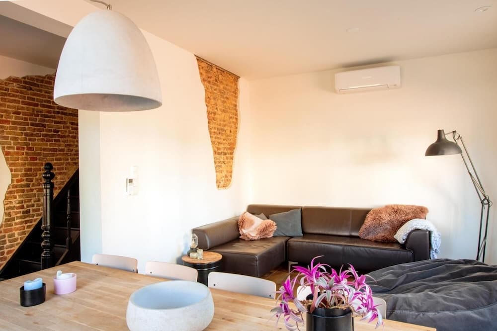 Charming Villa Near Maastricht and Hillside