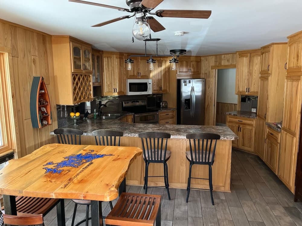 Oak Ridge Lake House