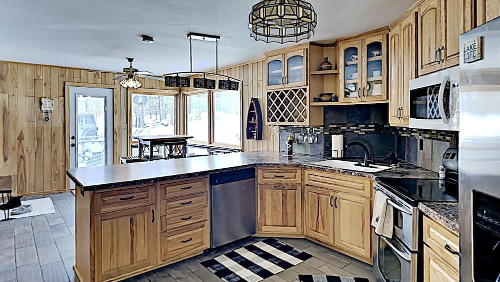 Oak Ridge Lake House