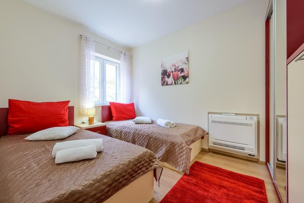 Villa Pave - Six-bedroom Villa With Terrace and Swimming Pool ID Direct Booker 974