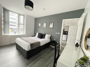 Flat 2 Hagley Road