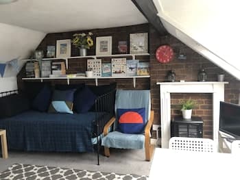 Quirky Loft Apartment in Paignton With sea Views