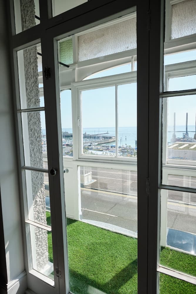 Impeccable 6-bed House in Ramsgate, Harbour Views