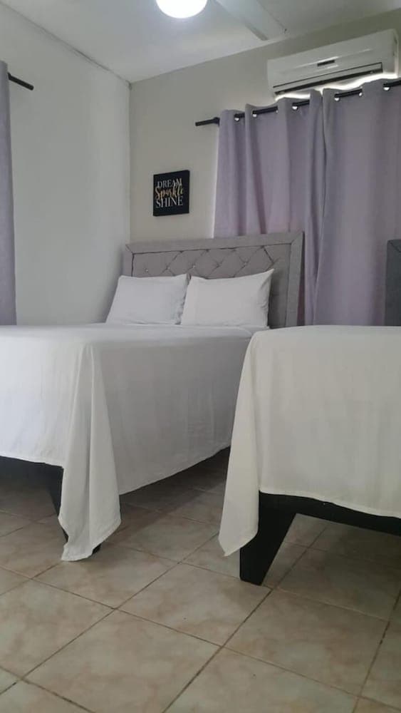 Hotel Casa Docia - Double Room With Balcony 2 Adults 1 Child - 2