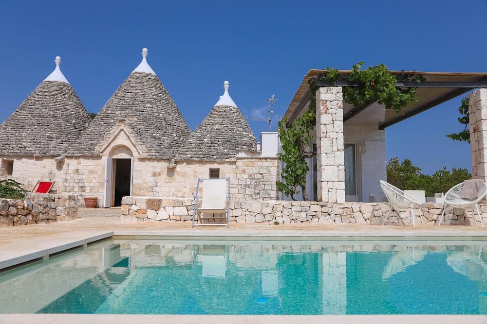 TD Trulli Terralta Panoramic Pool Over Countryside