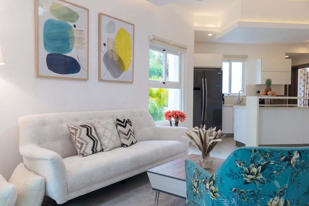 Family Getaway Apartment - On The Beach