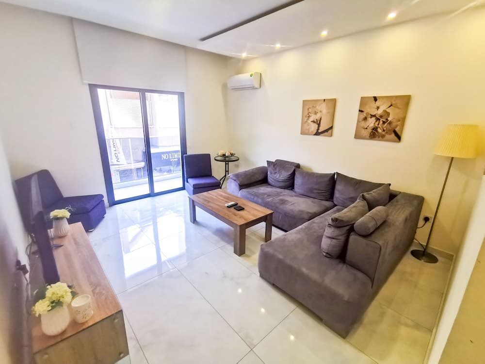 The White Pearl Apartment