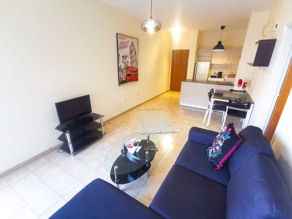 Flirty Flamingo Seaview Apartment