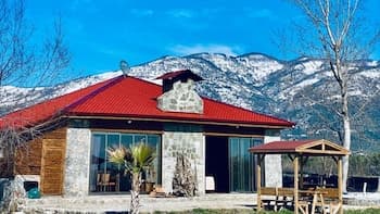 Lovely and Cozy Stone House With Hammam and Fireplace in Iznik Bursa