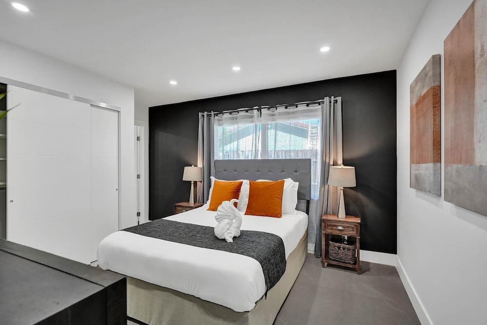 6BR Oasis with Heated Pool & Gameroom