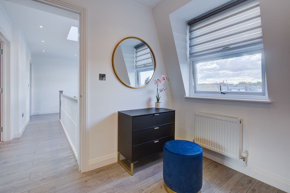 Contemporary 3-bed Apartment in Fulham, London