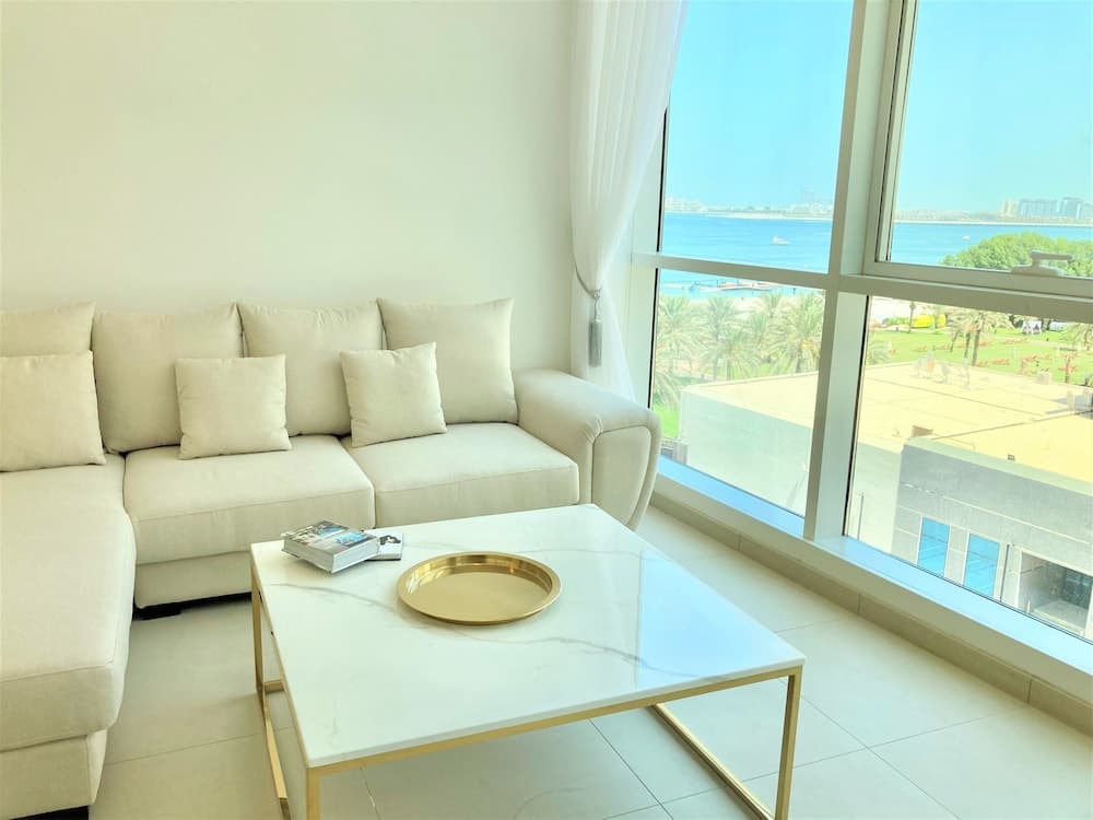 Luxurious Stay at the Walk JBR