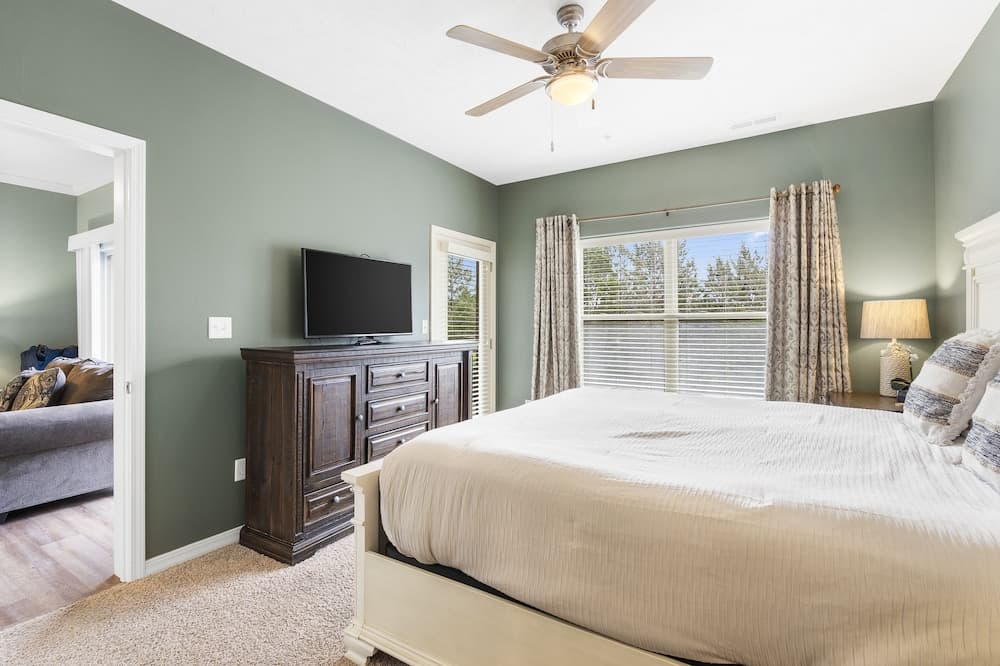 Majestic Luxury Condo at Table Rock Lake