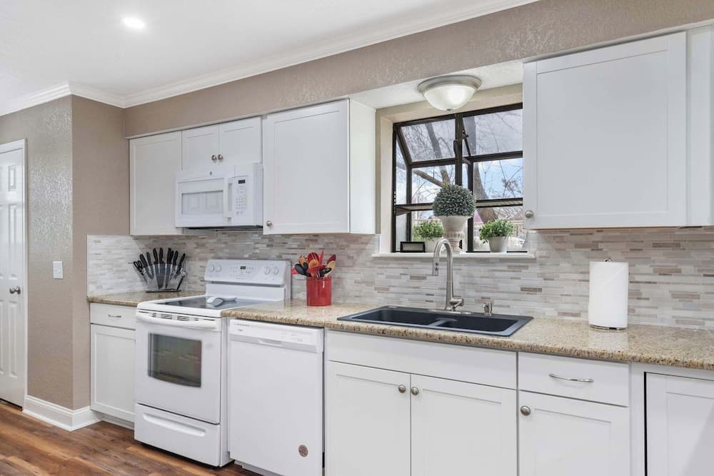 Makin' Memories - Community Pool