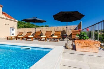 Villa Rubea - Three Bedroom Villa With Terrace and Swimming Pool ID Direct Booker 10407