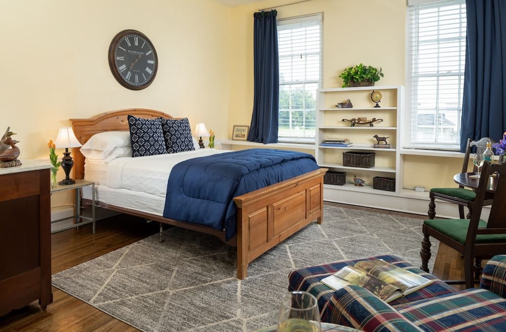 Magnolia Manor and Chapel