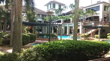 OYO Home 90533 Nomadic Town Condo