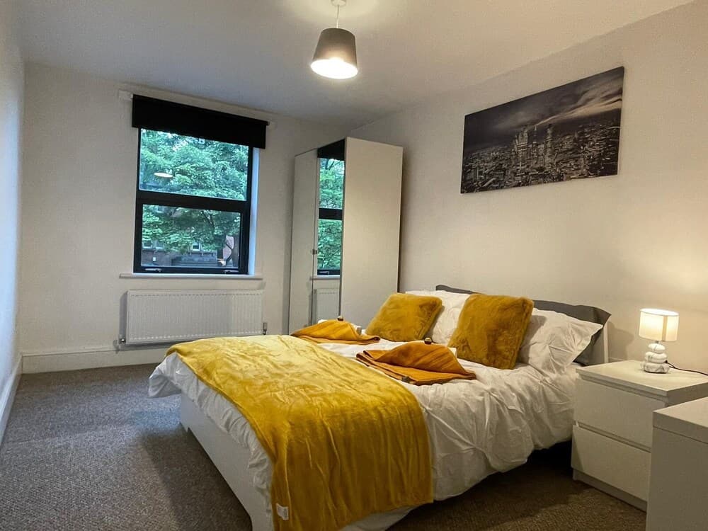 Clarendon Luxury Gated City Apartments