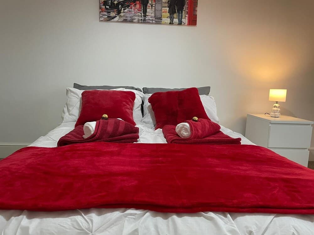 Clarendon Luxury Gated City Apartments