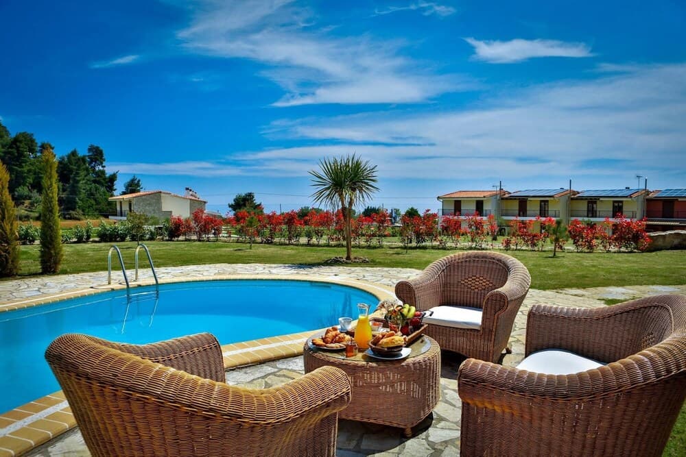 Nefeli Villas Suites Queen 4 Bedroom Villa With Private Pool