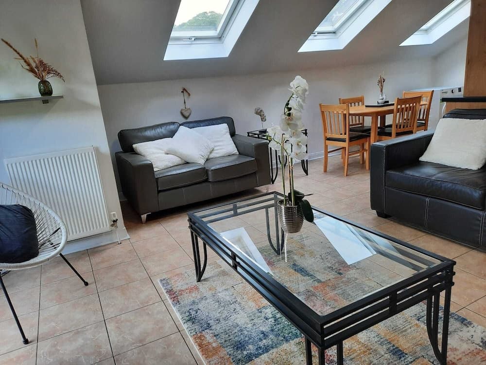 Forest View Impeccable two Bedroom House